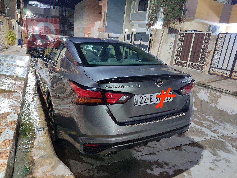 نيسان ألتيما